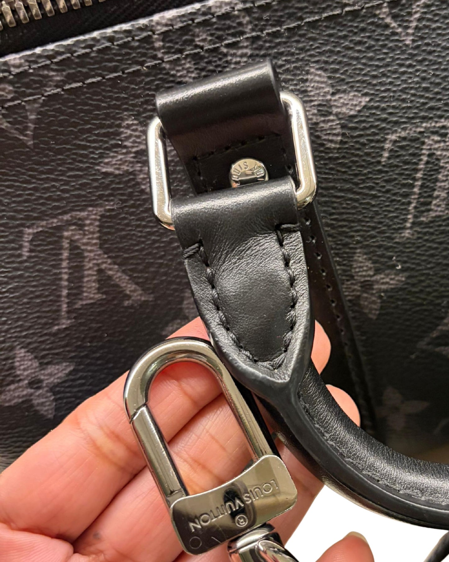 Louis Vuitton Keepall Bandoulière 25 (Monogram Eclipse)